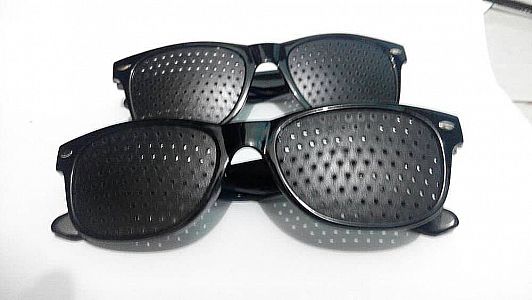 Kacamata Terapi Mata Pinhole Glasses Therapy Pin Hole Contact Lens Lensa – A48
